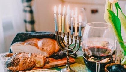 kering.com-曼联正式宣布签约逆天前锋，转会市场火热，曼联引进前锋